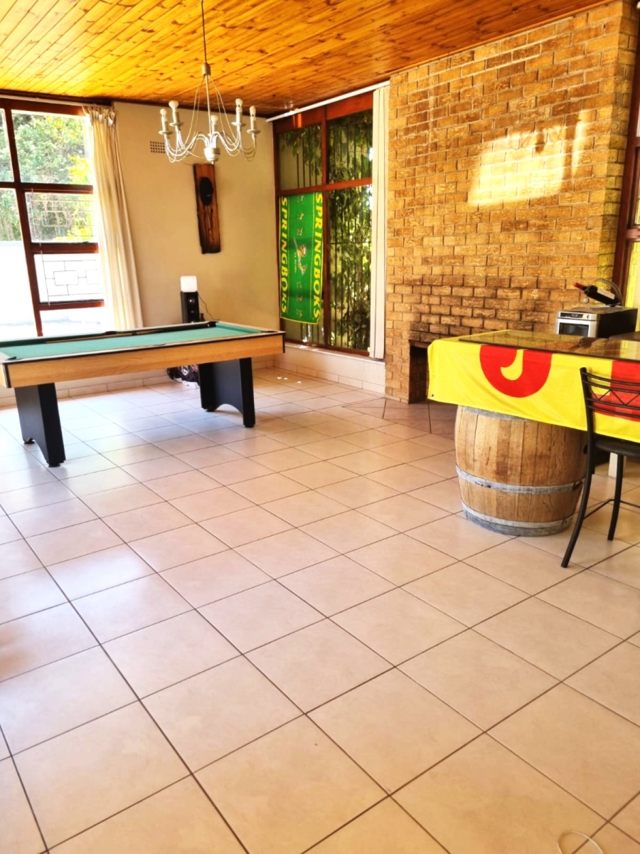 5 Bedroom Property for Sale in Vierlanden Western Cape